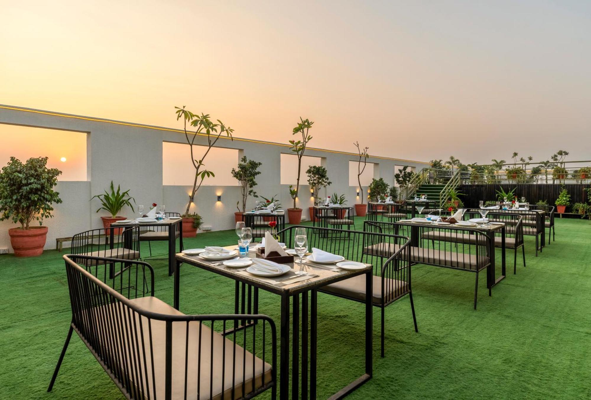 Hotel Marigold Jaipur Exteriör bild
